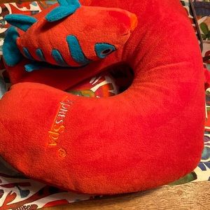 NWOT Great Xpress Spa pillow for traveling 🧳 or relaxing with removable 🐠